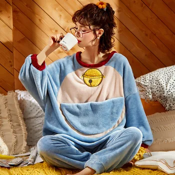 2020 Zimné Ženy Pyžamo Nastaviť Flanelové Cartoon Doraemon Pyžamá 2-dielna Sleepwear Nosenie vo Voľnom čase Anime Voľné pijama mujer