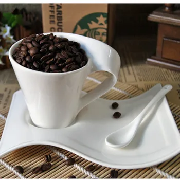 90ml keramické obyčajný pohár a tanier vlna rukoväť kávové šálky a dekoratívnych espresso šálky a taniere