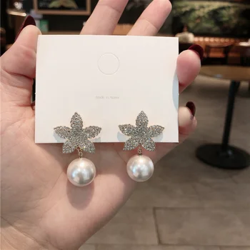 ženy Móda päť list kvet drahokamu elektrolyticky pokrývajú pearl náušnice